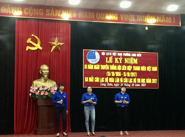 Trường mầm non Long Biên biểu diễn văn nghệ tại UBND Phường Long Biên